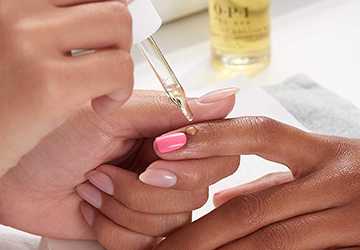 5 Advantages of Incorporating Cuticle Oil into Your Nail Care Regimen